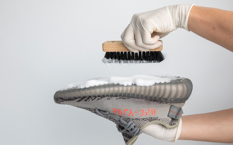 Bộ vệ sinh giày thể thao: Hướng dẫn dùng, review & chọn mua tốt nhất 2026