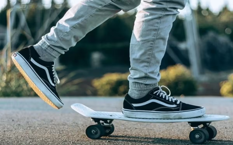 Chọn giày trượt ván như thế nào? Hướng dẫn chi tiết cho người mới và skater chuyên nghiệp