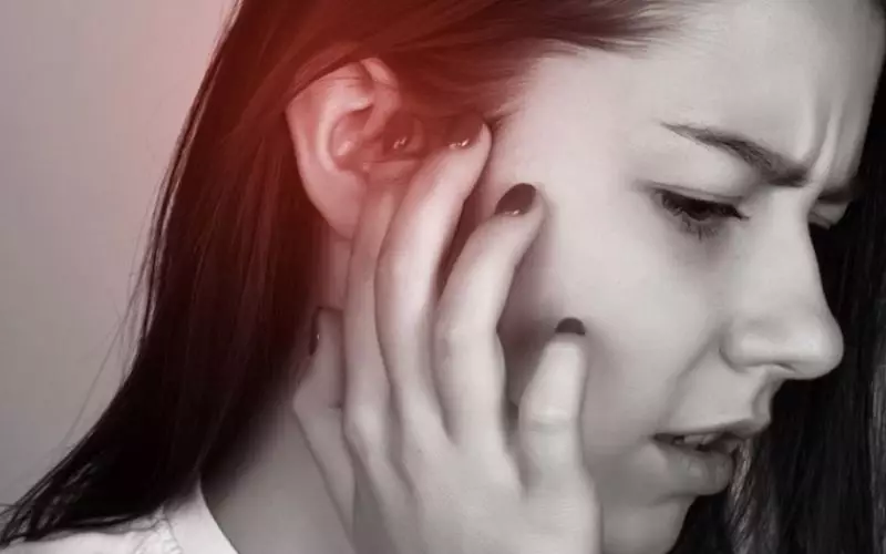 Đau nhức và ù ở tai do bệnh gì? Cách khắc phục đau nhức và ù ở tai