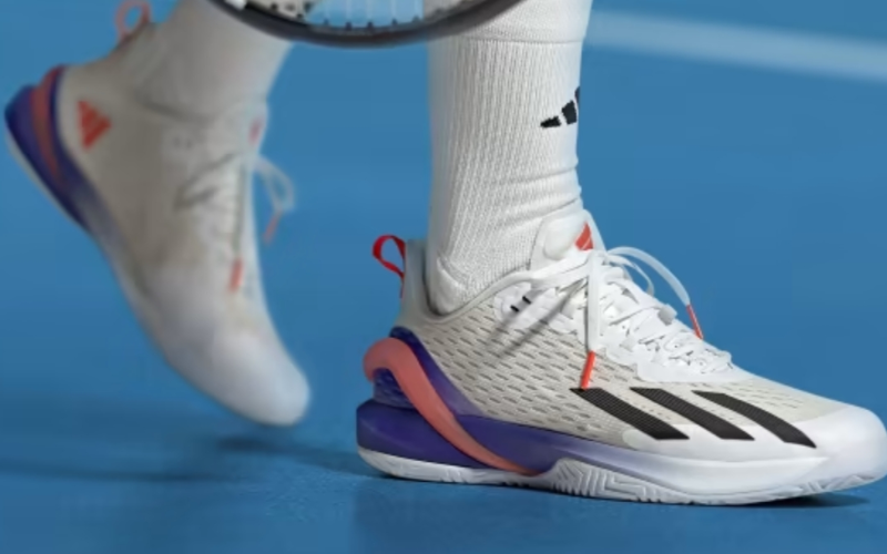 Giày pickleball Adidas: Lựa chọn hoàn hảo cho hiệu suất và phong cách trên sân