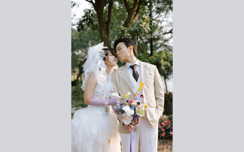 Hoàng Dũng công khai ảnh cưới: Chuyện tình 6 năm thầm lặng phía sau "Nàng Thơ"