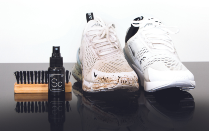 Dung dịch chuyên dụng giúp làm sạch vết bẩn cứng đầu, giữ giày thể thao luôn như mới