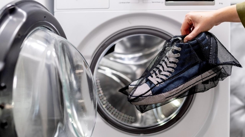 Giặt giày bằng máy giặt được không? Lời khuyên và các lưu ý quan trọng 20 Giặt giày bằng máy giặt được không? Lời khuyên và các lưu ý quan trọng