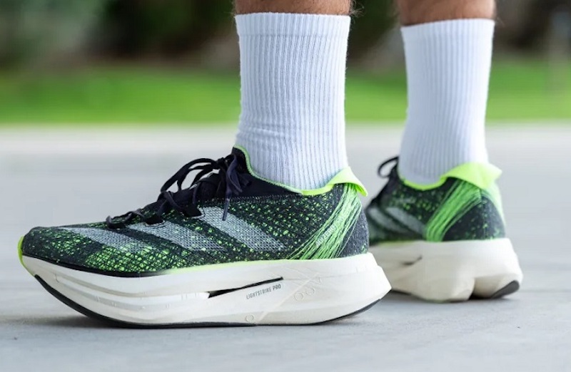Giày Adidas dưới 1 triệu: Lựa chọn thời trang, giá tốt không thể bỏ lỡ 48 Adidas tích hợp công nghệ hiện đại trên từng bước chân