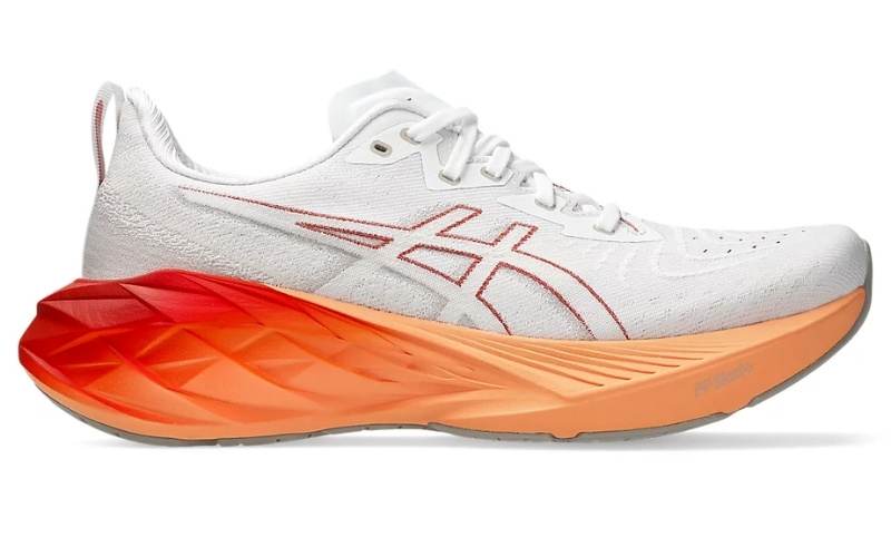 Asics Novablast 4 – Năng động, trẻ trung