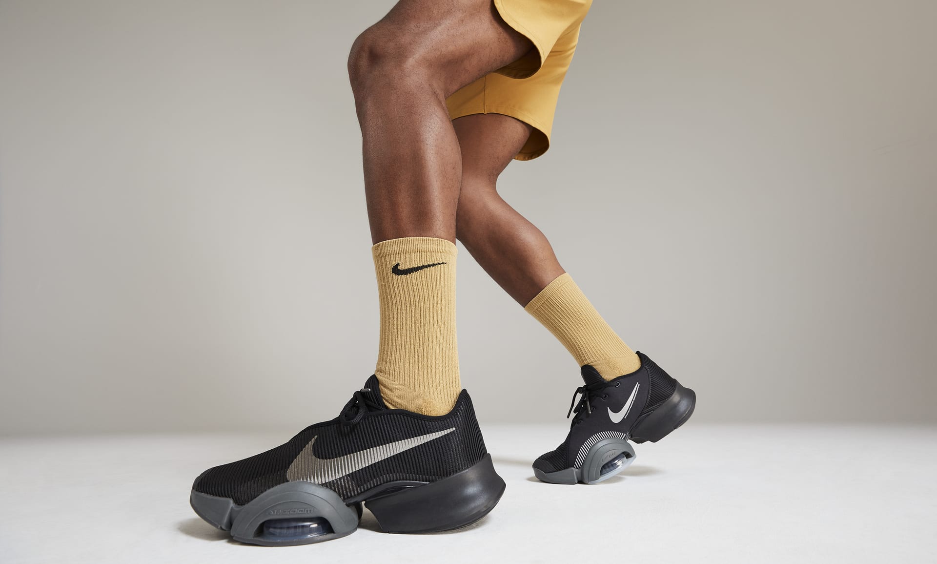 Giày Nike dưới 1 triệu: Top 10 mẫu giày chất lượng, giá cả phải chăng  10 Giày Nike dưới 1 triệu: Top 10 mẫu giày chất lượng, giá cả phải chăng
