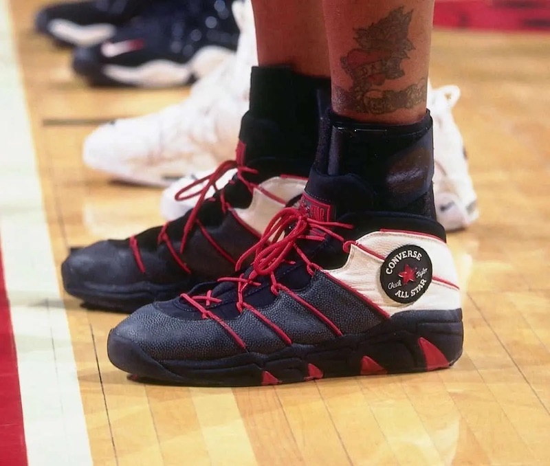 Giày Retro Sneaker: Sự kết hợp hoàn hảo giữa cổ điển và hiện đại 49 Giày Retro Sneaker trong văn hoá và thời trang đương đại