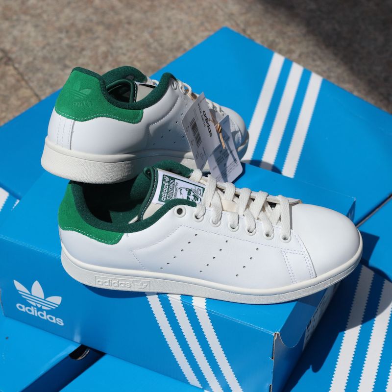 Giày thể thao unisex: Xu hướng thời trang không phân biệt giới tính 49 Giày Adidas Stan Smith
