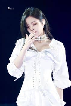 học cách phối đồ cùng Kim Jennie