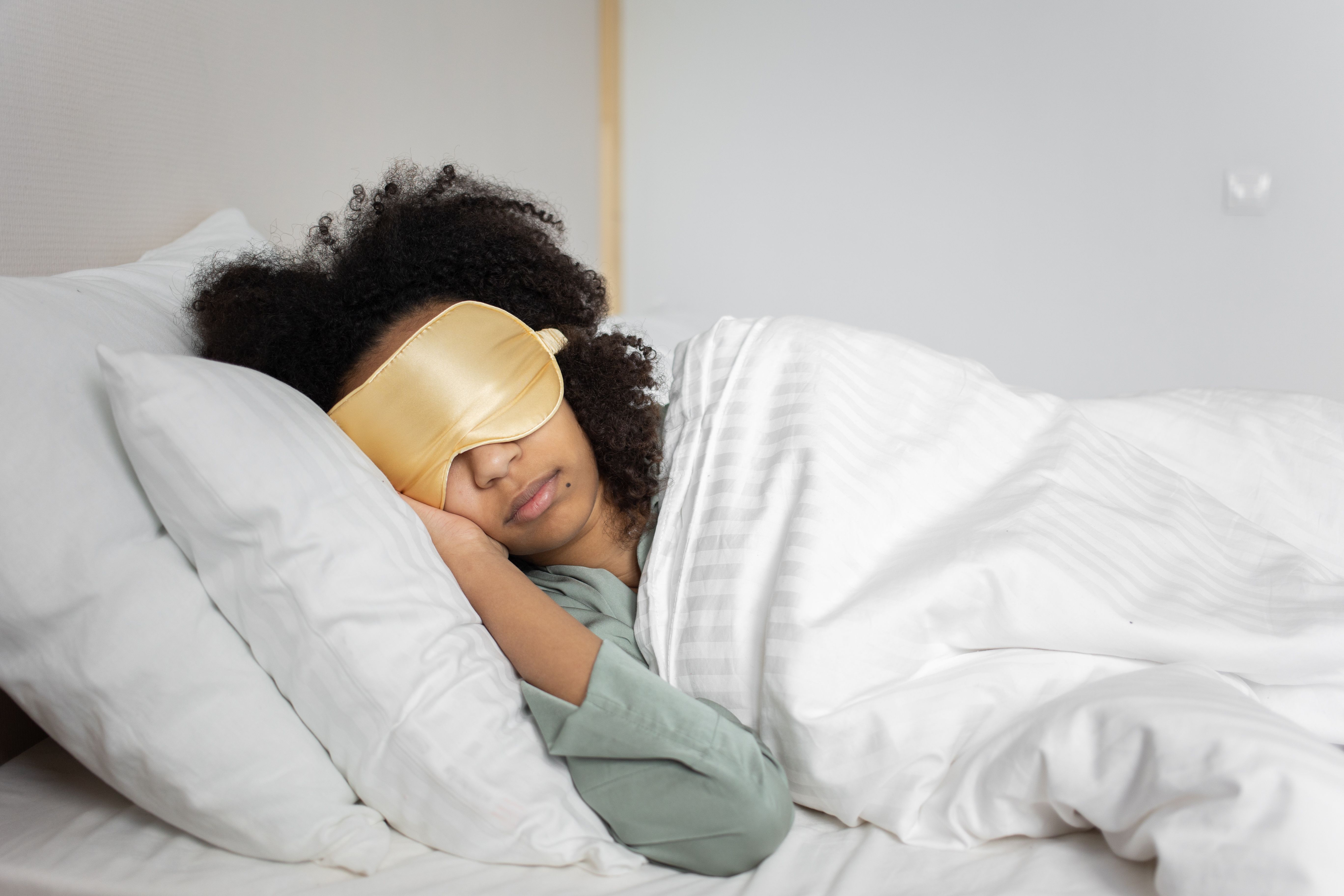 Tư thế ngủ đúng cách: Bí quyết để mỗi sáng thức dậy khỏe khoắn, hết đau lưng mỏi cổ 48 Tư thế ngủ thoải mái với gối êm giúp ngủ sâu giấc