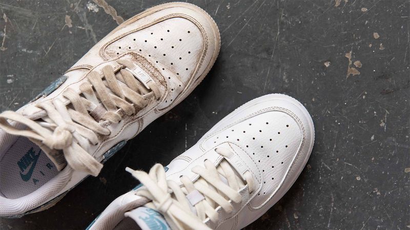 Phục hồi giày sneaker: Nguyên nhân gây tróc da và cách khắc phục hiệu quả 38 Phục hồi giày sneaker: Nguyên nhân gây tróc da và cách khắc phục hiệu quả