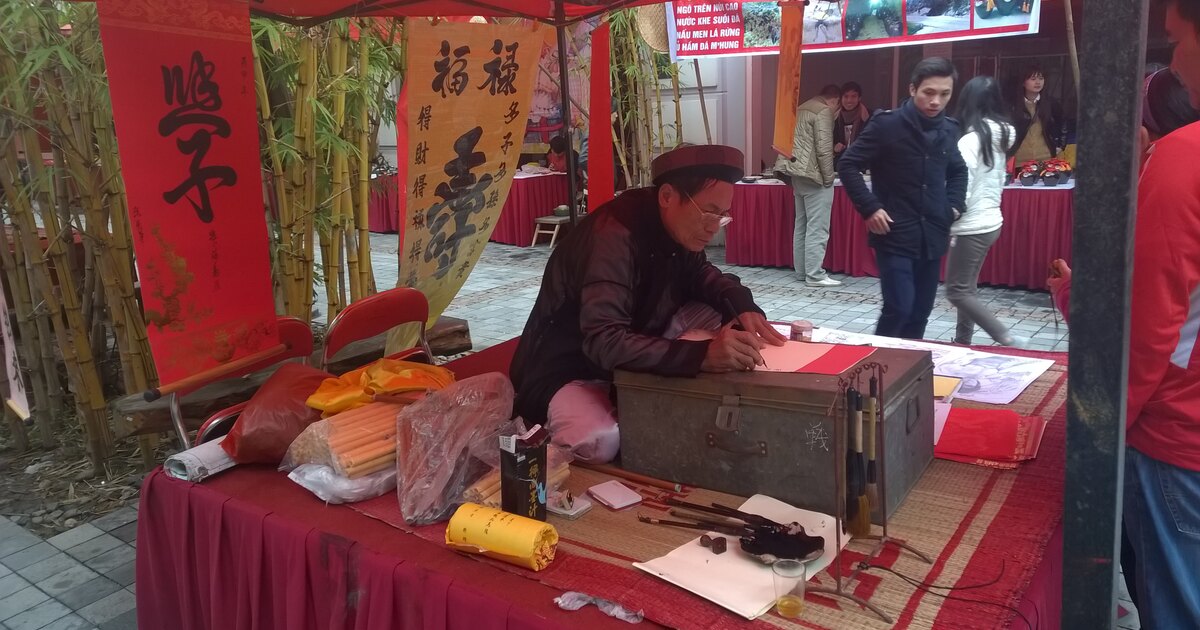 Ông đồ cho chữ - chữ Hán trước khi chữ Quốc ngữ phổ biến
