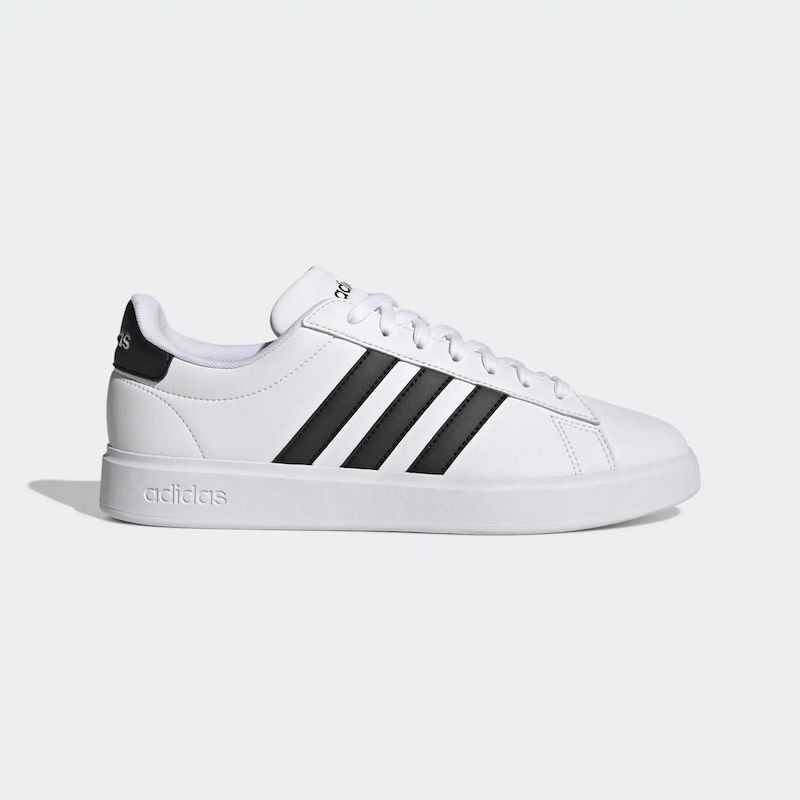 Adidas - Biểu tượng của sự đổi mới và bền vững